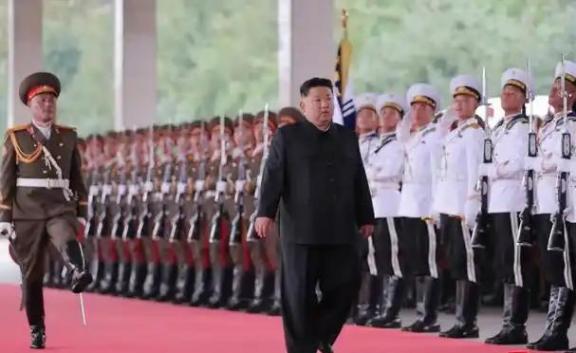 日本为什么独独对朝鲜瑟瑟发抖？很多人以为是怕平壤的核按钮，错了！真相是，朝鲜是全