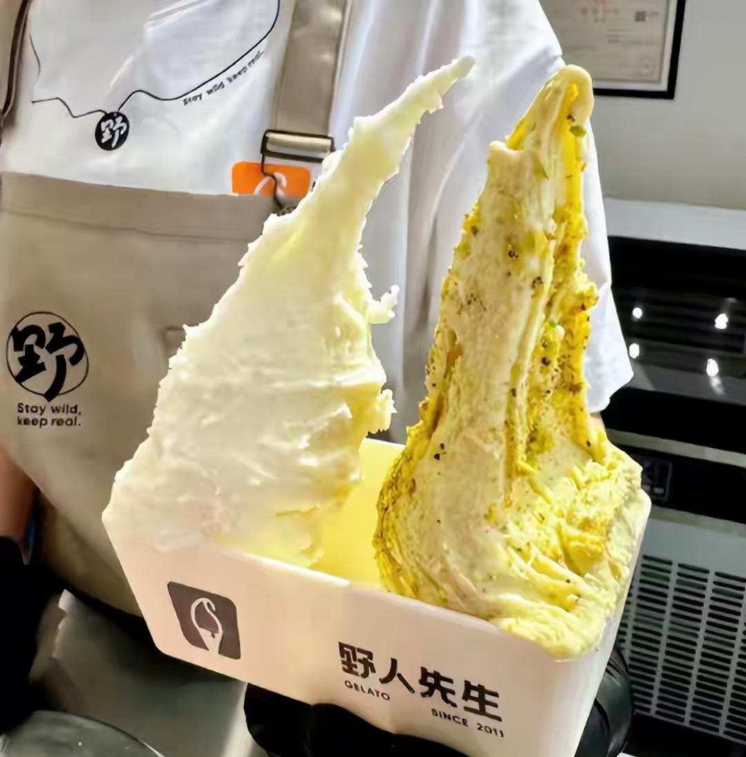看到罗永浩怼野人先生，我反而觉得它挺聪明。表面是被老罗点名批评，实际上是看懂