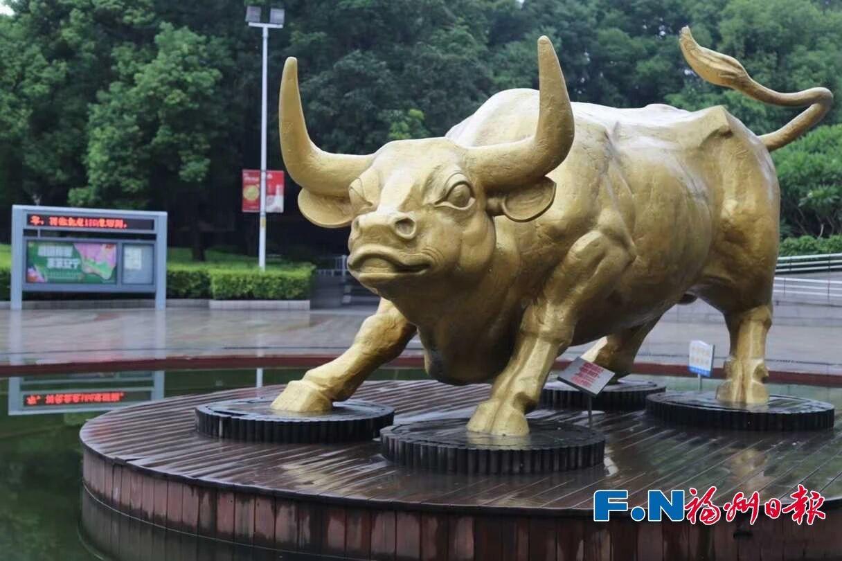 2018年，为配合地铁4号线建设，原位于金牛山公园大门的金牛雕塑被就近移走，存放