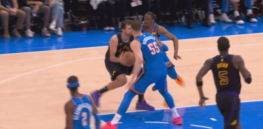 亏麻了！湖人一战破灭四个希望！今天湖人对阵雷霆队的比赛，本来是东契奇证明自己配