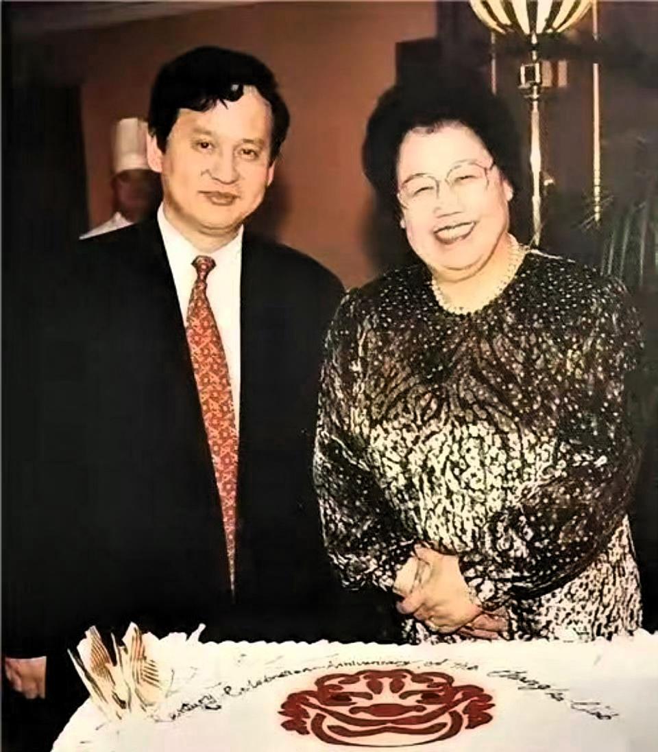 陈丽华这一走，网上都在分析“唐僧”迟重瑞能分多少遗产。我觉得吧，就凭人家迟重瑞