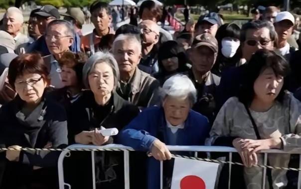 没想到日本的报应来的那么快！真是大快人心啊！当初日本把中国游客一脚踢走，迎来了