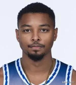 “去年还嫌弃我，说我穿假鞋，我穿假鞋照样干爆你”。皮特森隔空回应赵睿真是太解气了