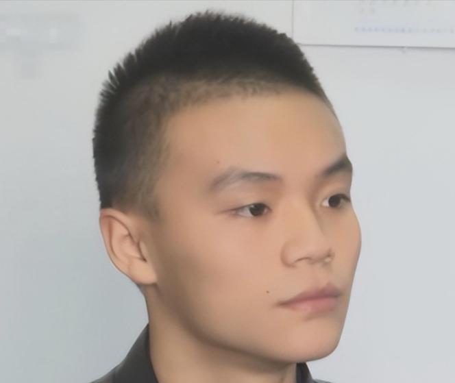 2015年，四川一名小伙积极报名参军，顺利完成全套征兵体检，各项指标都没出问题。