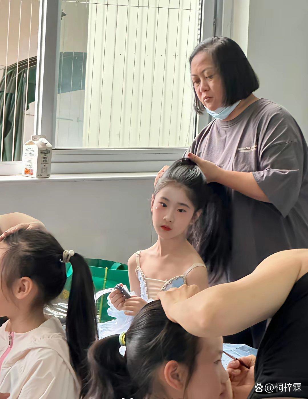 有的孩子从小就是刘亦菲