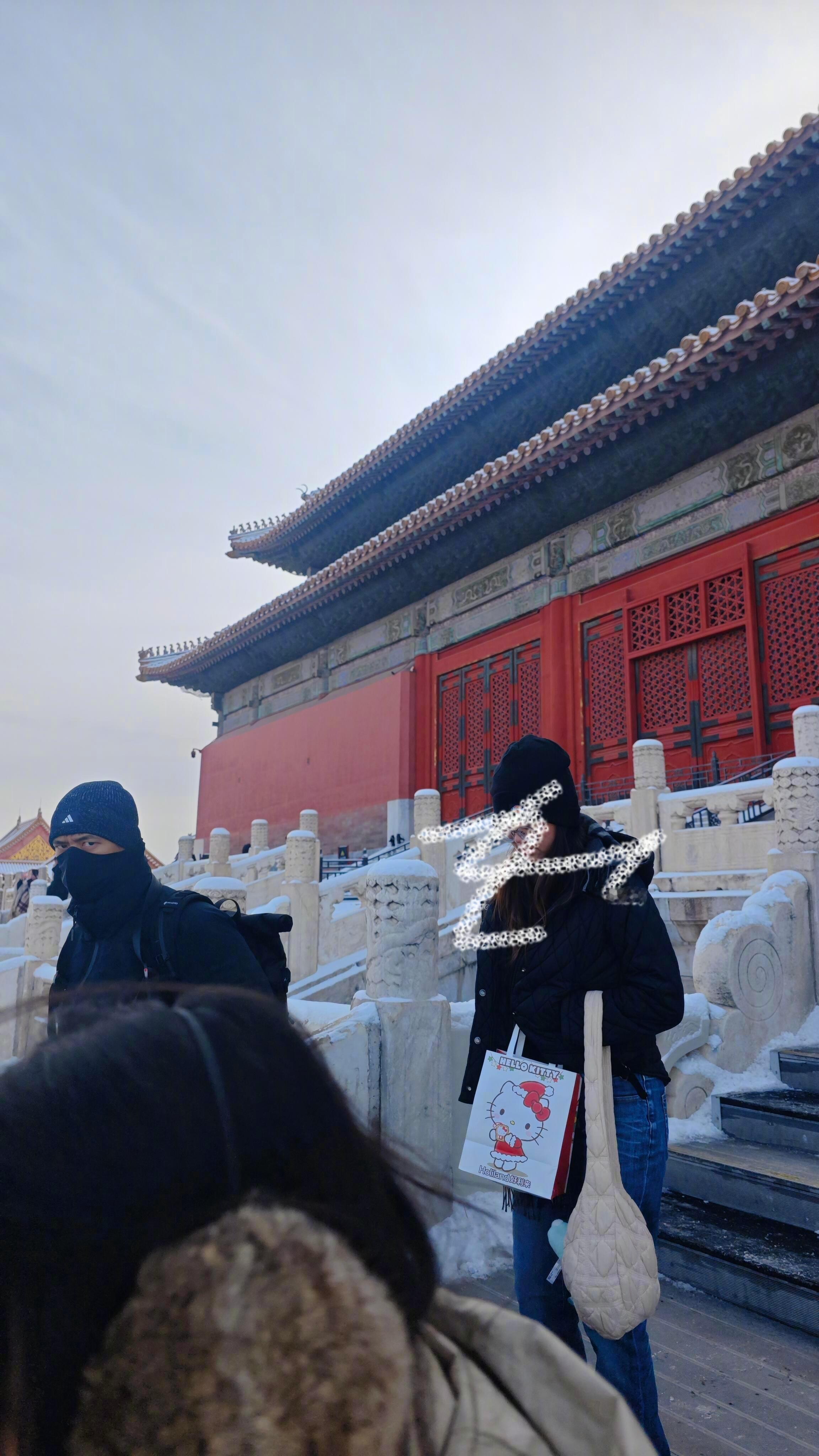 当李现发现有人在拍他：