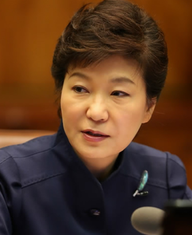 朴槿惠当初要选择中立可能会更好一些。她所支持的金文洙最终的得票率是41.15%