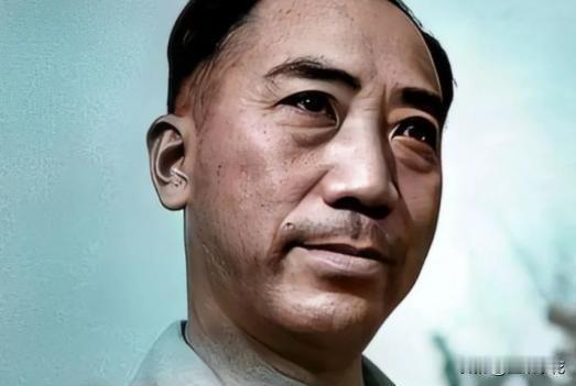 1942年除夕蒋介石发年终奖，侍从室人手一份，唯独漏了37岁的少将组长：戴笠塞来
