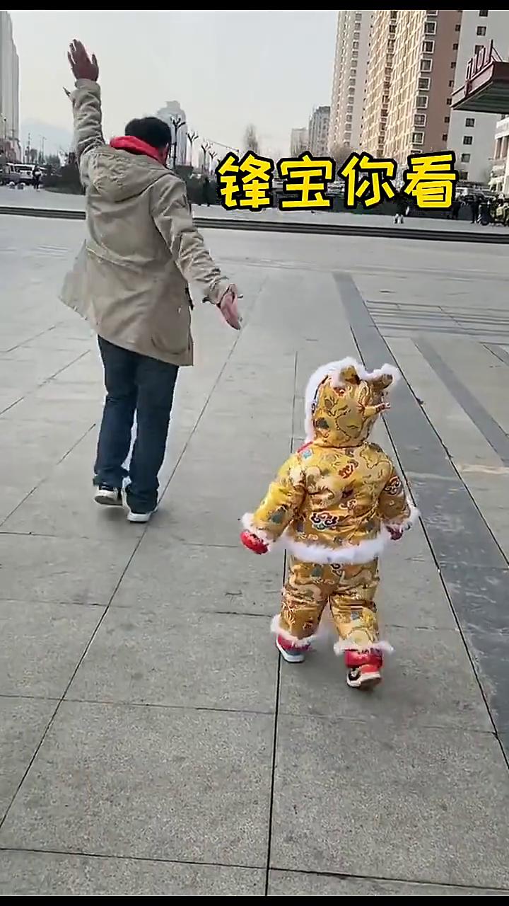 锋宝你看，思考中。
