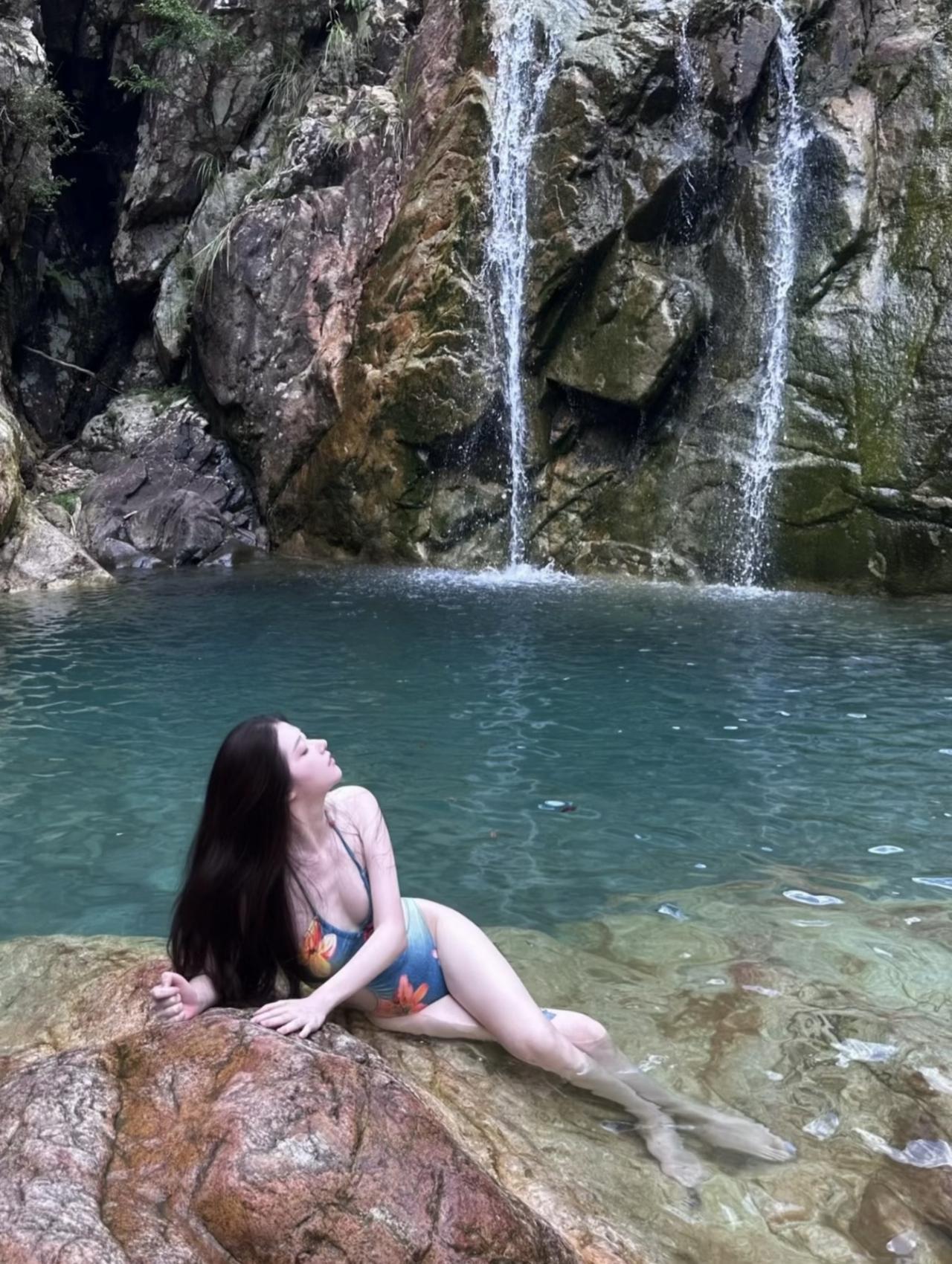 颜值气质美女完美身材