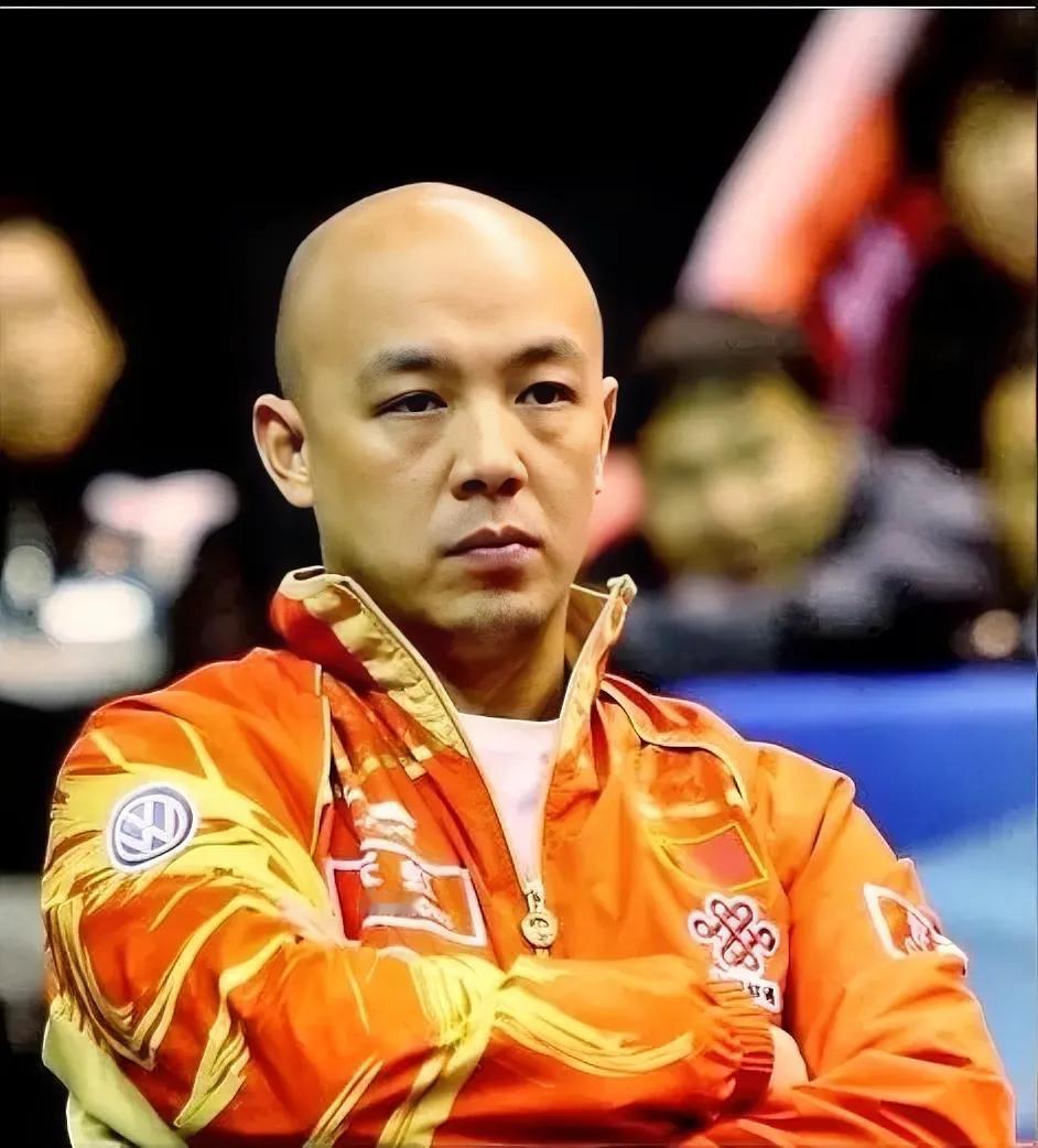 别再猜了，马琳和王皓只是摆在台面上的人选。真正决定国乒总教练人选的，是另外一个人