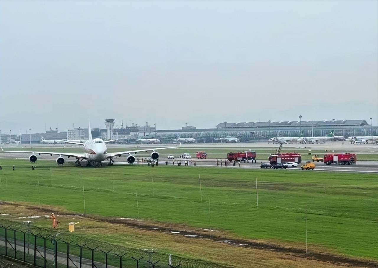 宁波机场要有大动作啦，T3航站楼、南跑道及其第四期改扩建工程要开工建设。目前宁波