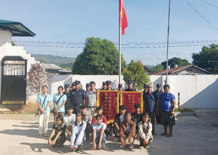 果敢同盟军得到锦旗和感谢！2025年8月28日，木邦县节务乡蛮板村发生一起恶性