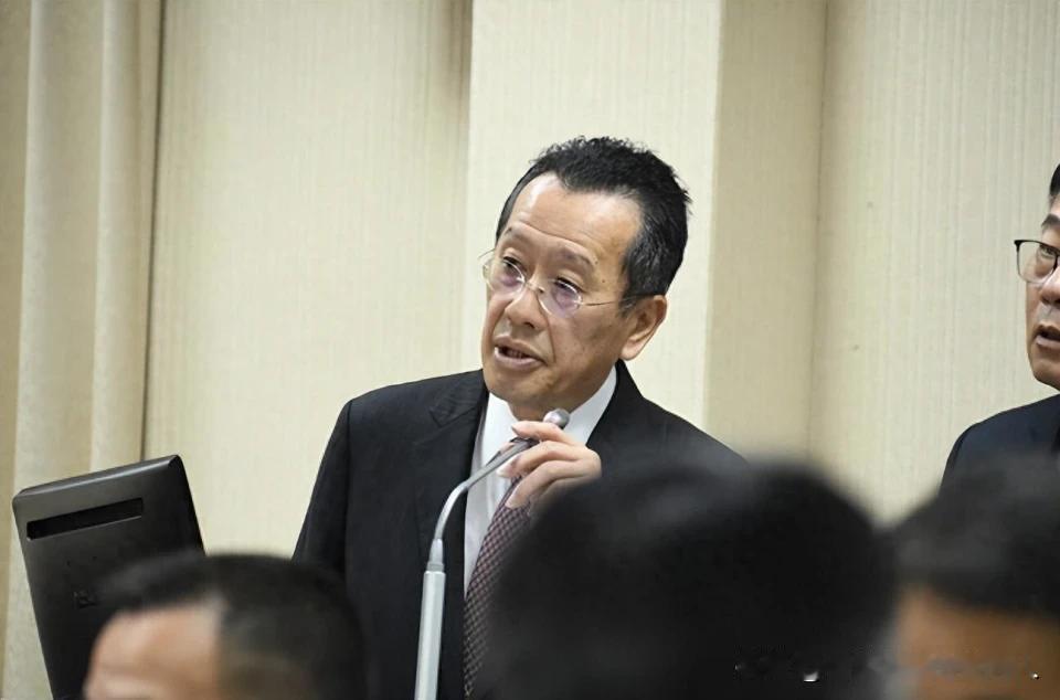 解放军在五处海域演训，顾立雄跳出来谴责。真正值得问的问题是：谴责之后呢？台军能拦