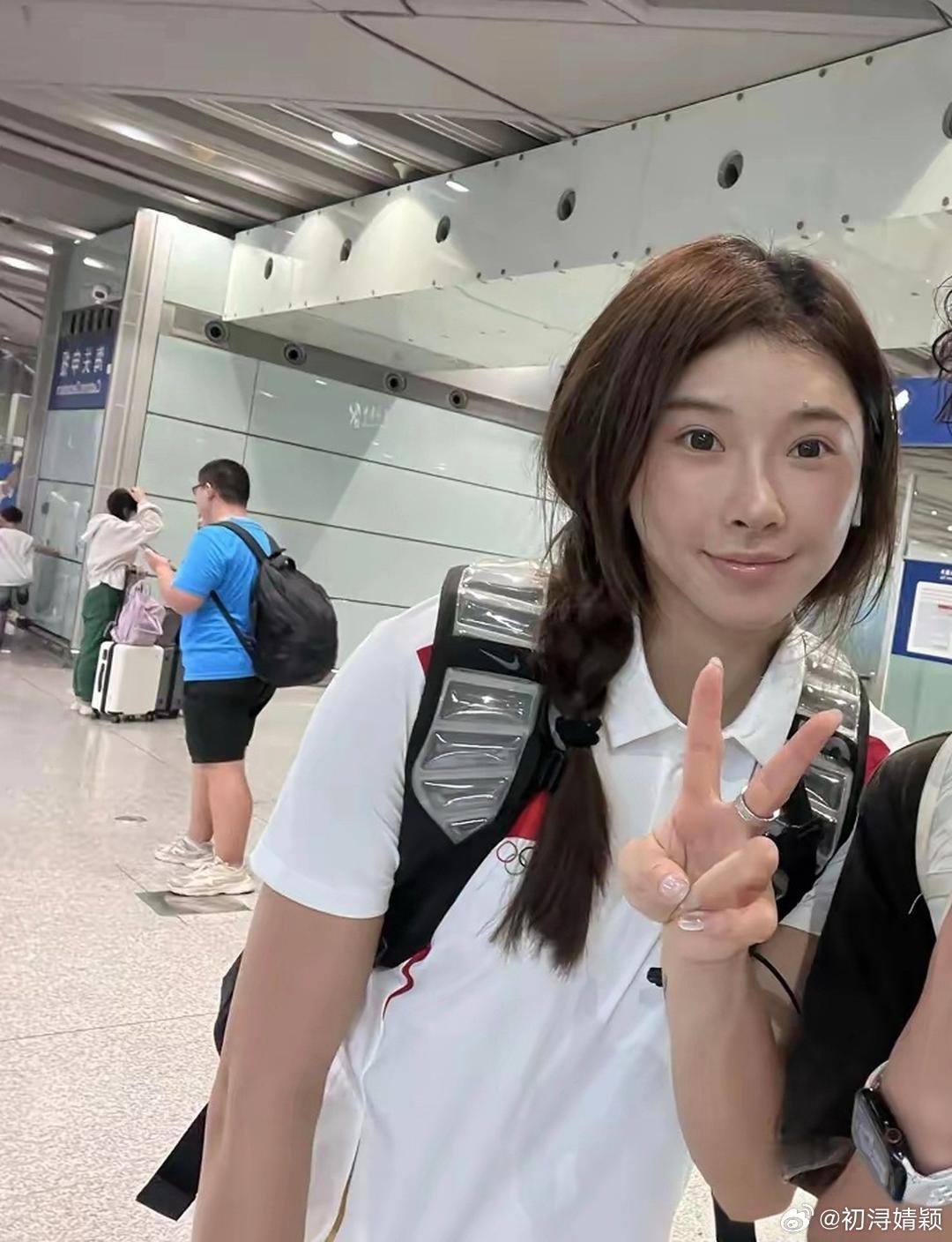 吴艳妮素颜好漂亮，这颜值气质不比明星差