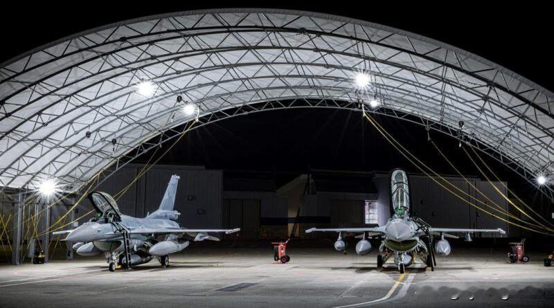 ✈️🇧🇬🇺🇸两架F-16Block70战斗机抵达保加利亚两架