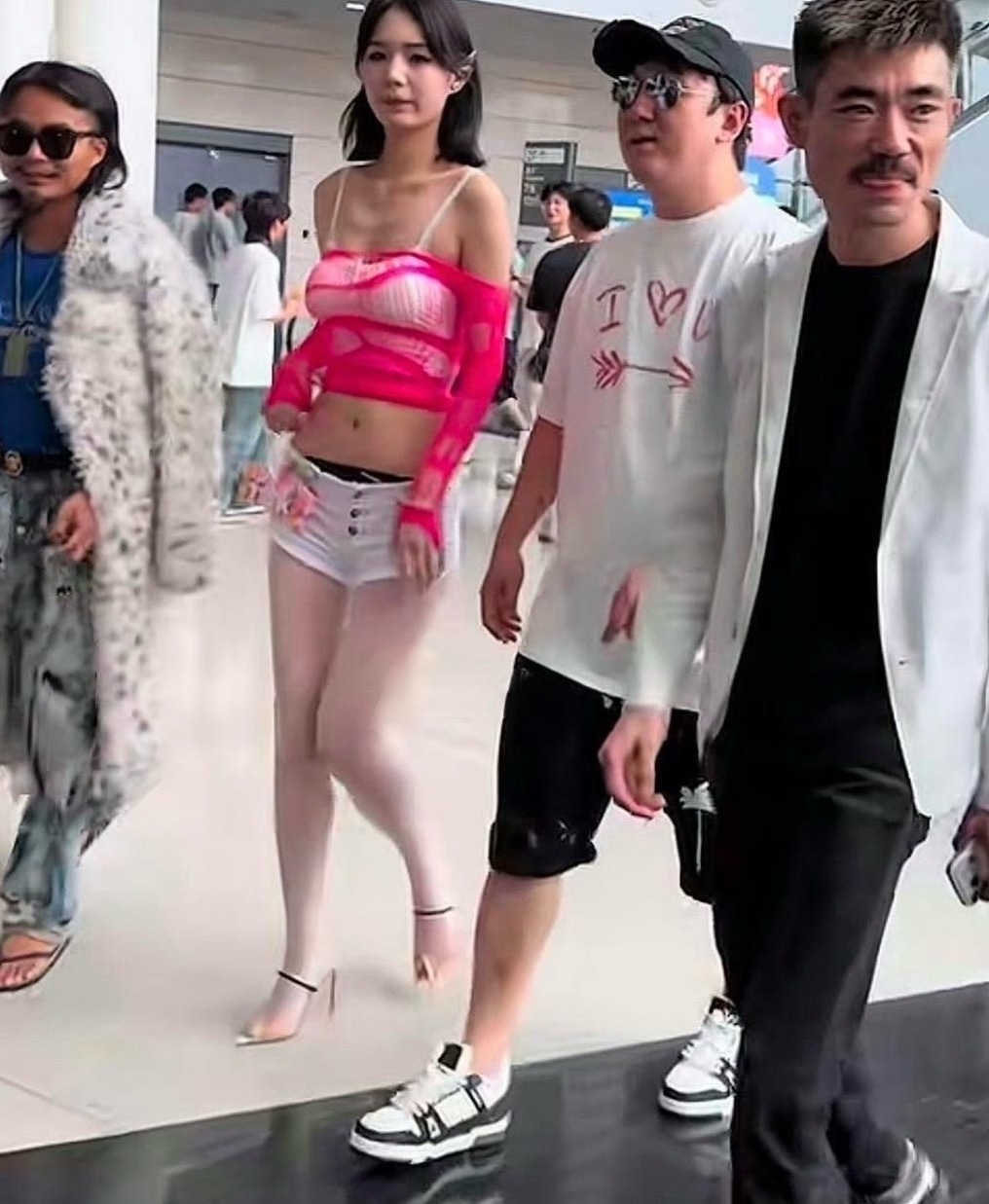 女友好像又不一样了​​​