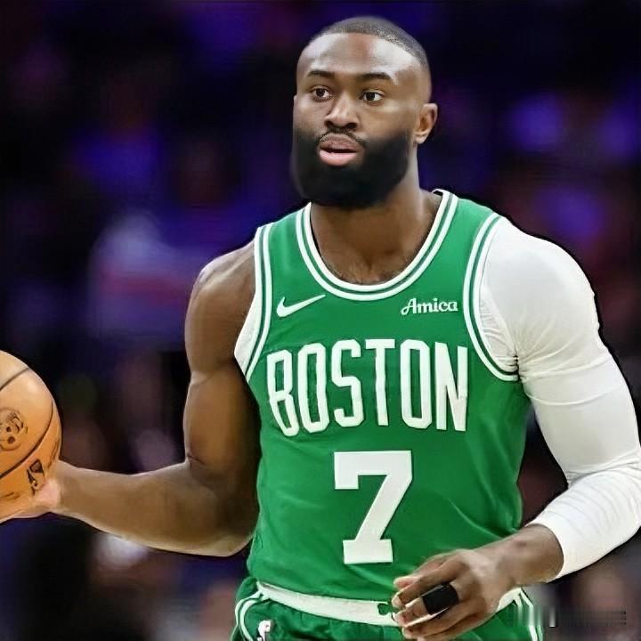 绿军要搞大事情、组三巨头！据美媒Fullcourtpass报道，凯尔特人没想过