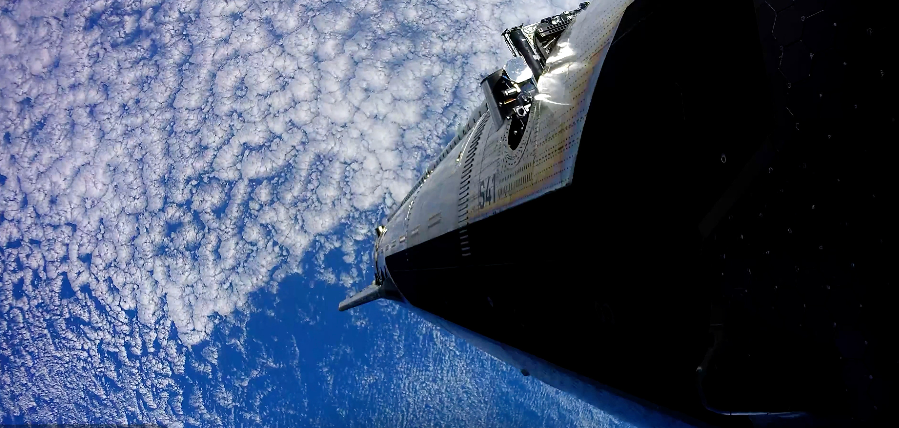SpaceX星舰首次成功入轨，第14次试飞部署26颗星链卫星9月28日，Spac