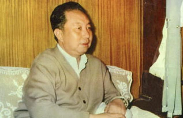 976年华国锋继任，调卫戍部队时碰一鼻子灰，吴忠：只听他的命令1976年9月