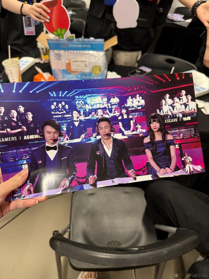 KPL解说席梦回十年前KPL十年回忆杀来袭，解说席梦回十年前，老粉看到真的忍不住