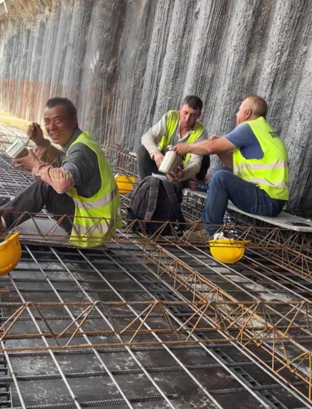 以色列还在打仗，为啥有人敢去打工？说透了，全是高薪待遇惹的祸！咱就说个实在