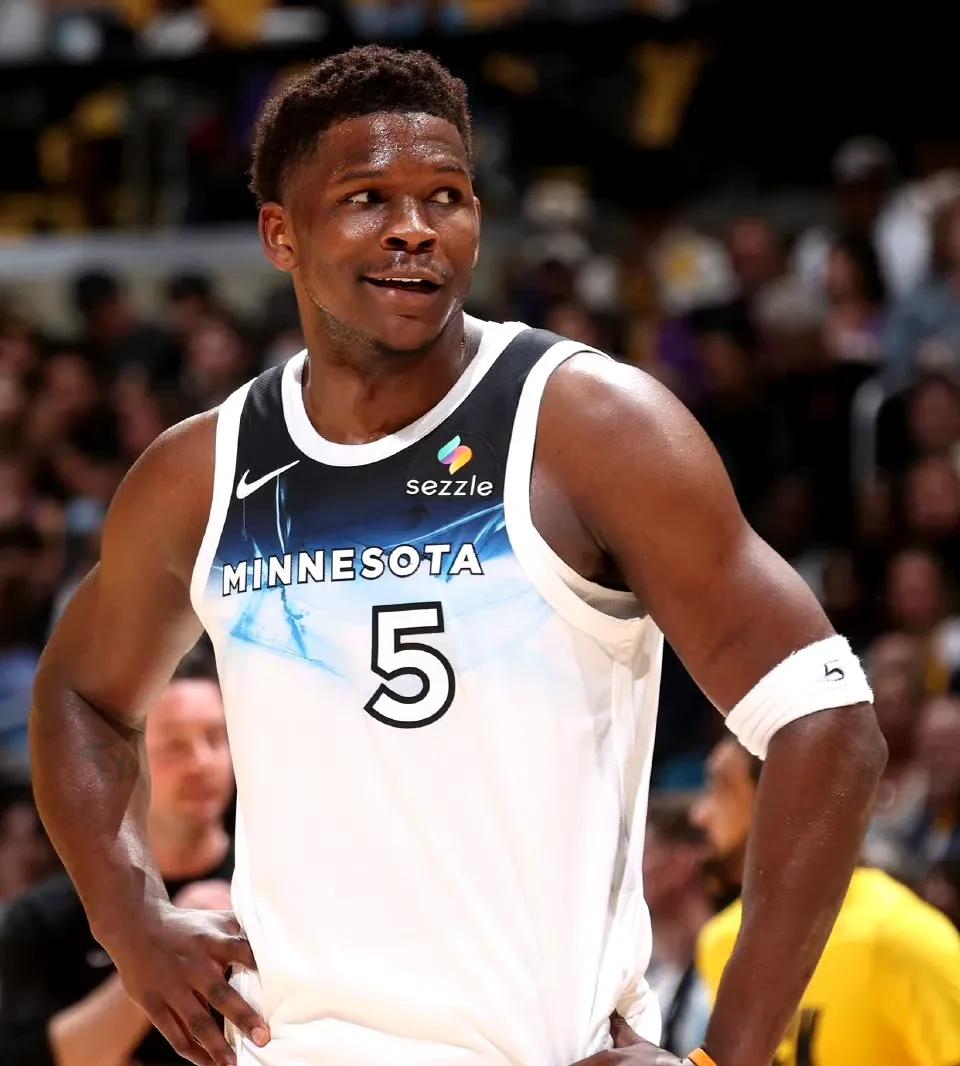 森林狼当家球星华子真是语出惊人啊！ 这位明尼苏达森林狼队的当家球星直截了当地