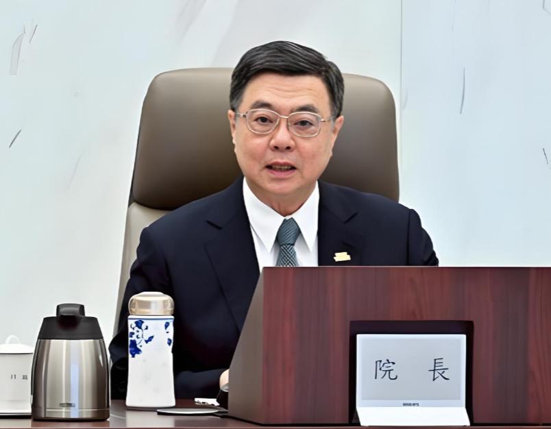 五一当天闹大笑话！台湾这组经济数据，可骗不了老百姓。台湾地区行政机构负责人卓