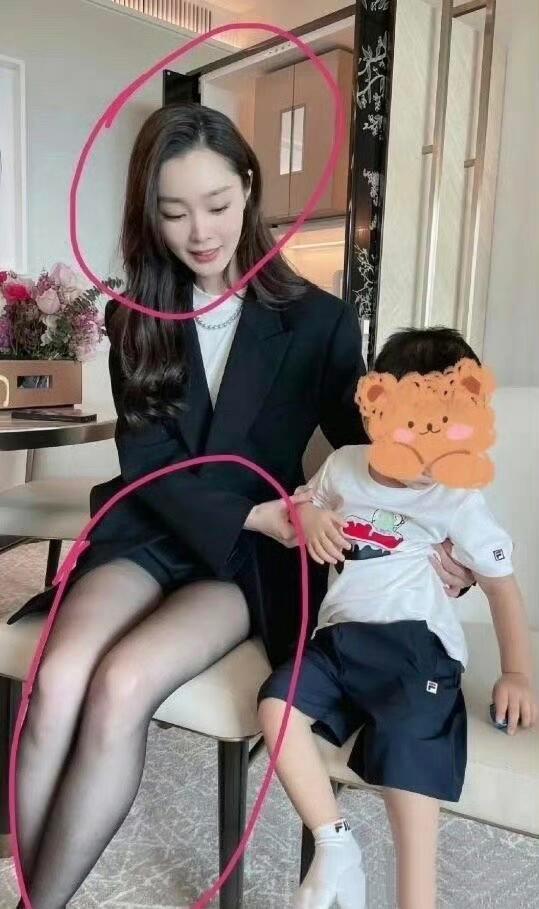 我明白了宋轶为什么少穿黑丝的原因。​​​