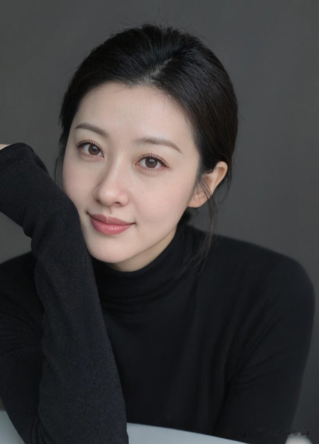 总有人问，什么样的日子才算没白过？其实答案很简单：有人爱，有事做，有所