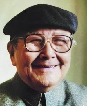 1954年，两名犹太商人想把原子弹的浓缩铀卖给我国，周总理立即找来一位科学家验货