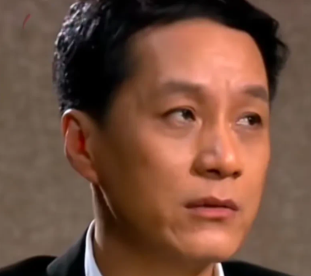 演员冯远征说我在四十出头的时候，后悔做丁克了然后跟我老婆梁丹妮念叨，没想到她偷