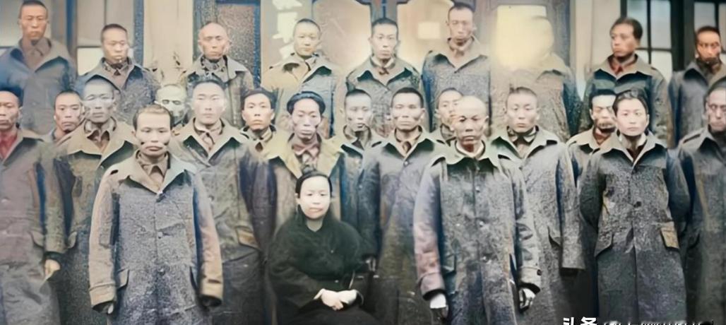 1949年，抗日烈士谢晋元的妻子凌维诚，给时任上海市长的陈毅写了封信，信里说自己