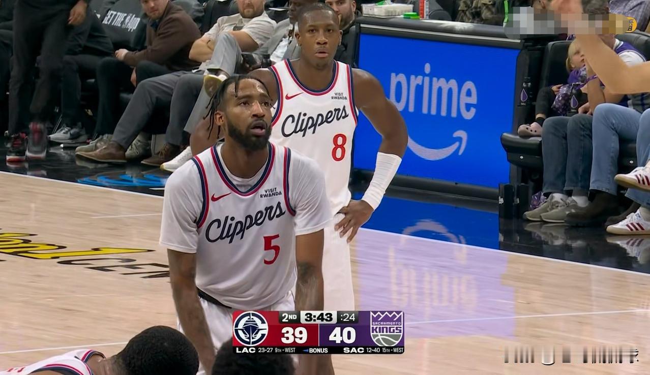 快船悍将小琼斯的状态真是越来越好了！今天快船在客场以114：111险胜国王，此役