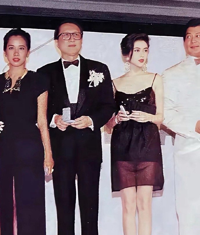 关之琳把港姐冠军朱玲玲都比下去了。​​​