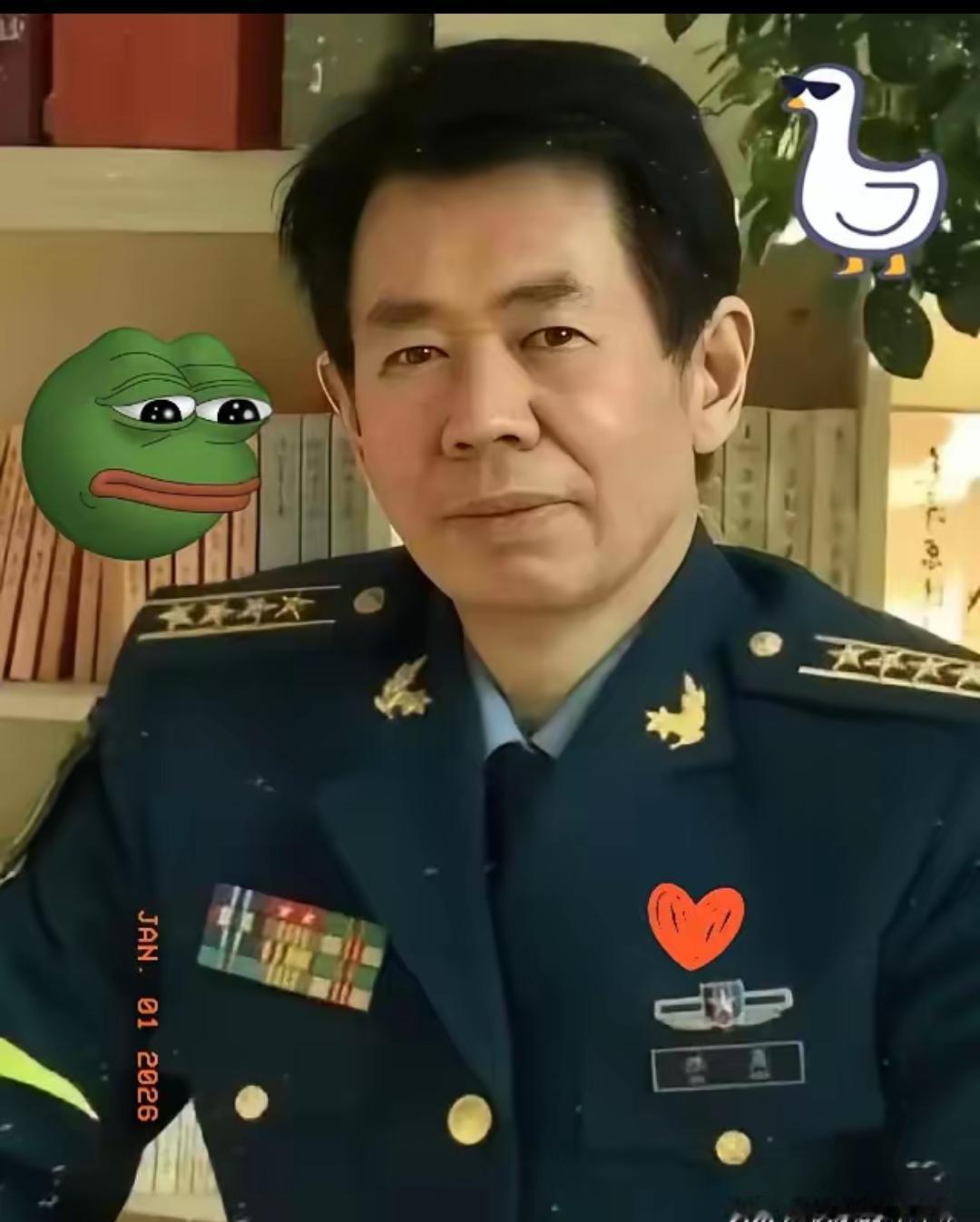 藏了这么多年那条肮脏的狐狸尾巴终于还是露出来了。这一扒皮才发现，岛上闹得最欢