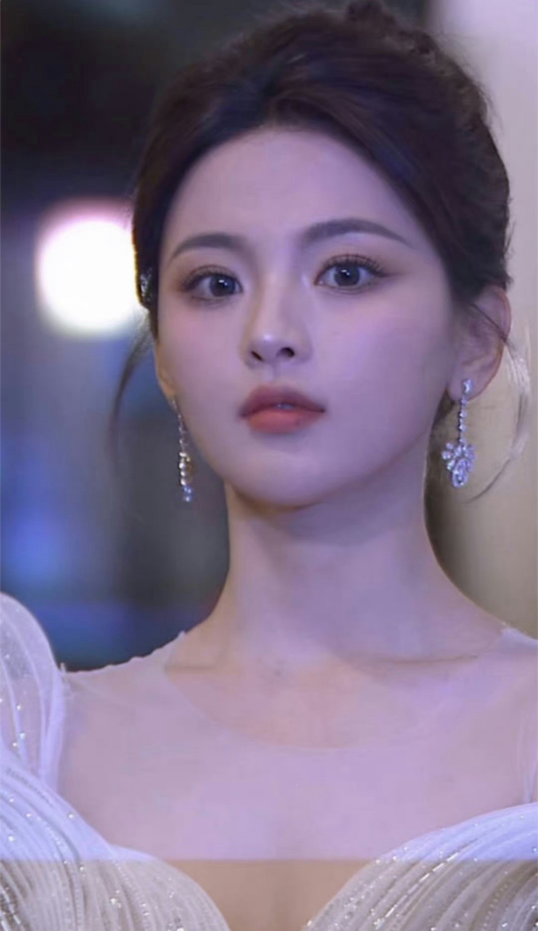 美女在干嘛出来玩