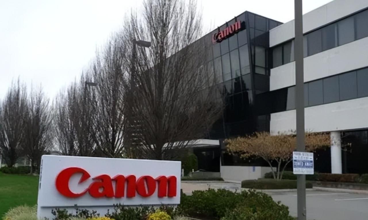 三星、东芝走了，把生产线搬去了越南，阿迪耐克也走了，将工厂搬到了越南，现在就连佳