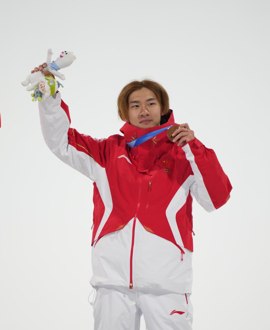 看了近几年的奥运冰雪项目比赛发现个特点：就是经济门槛高，大多白种人更容易进入，还