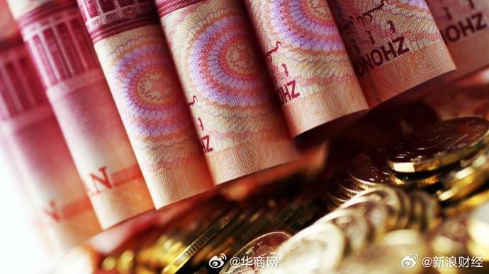 【#深圳一公司发巨额年终奖#】#深圳一公司员工最高奖金超200万#据界面新闻