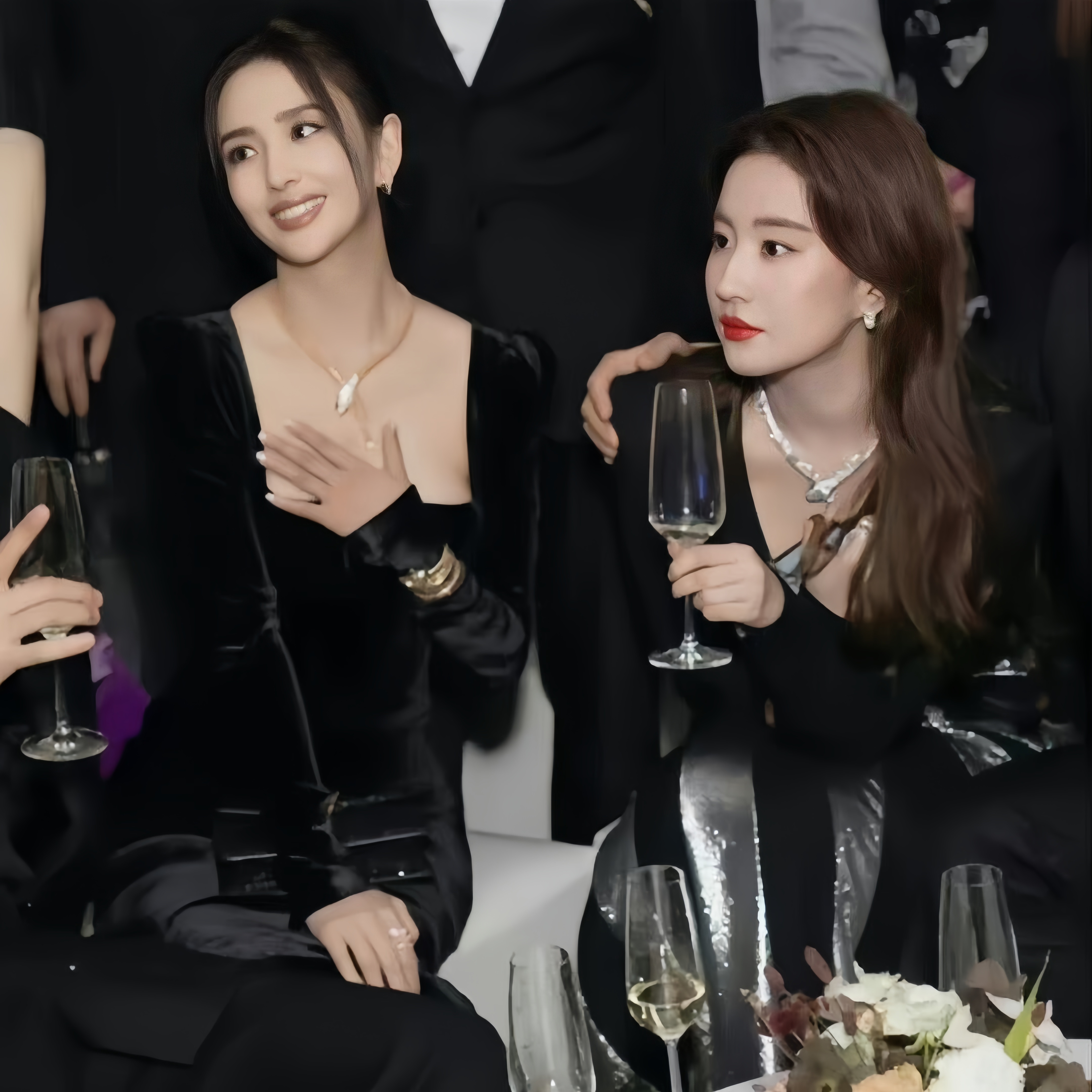 果然古典在仙女面前不值一提，不信你看刘亦菲跟佟丽娅，虽然两个都是一等一的大美女，