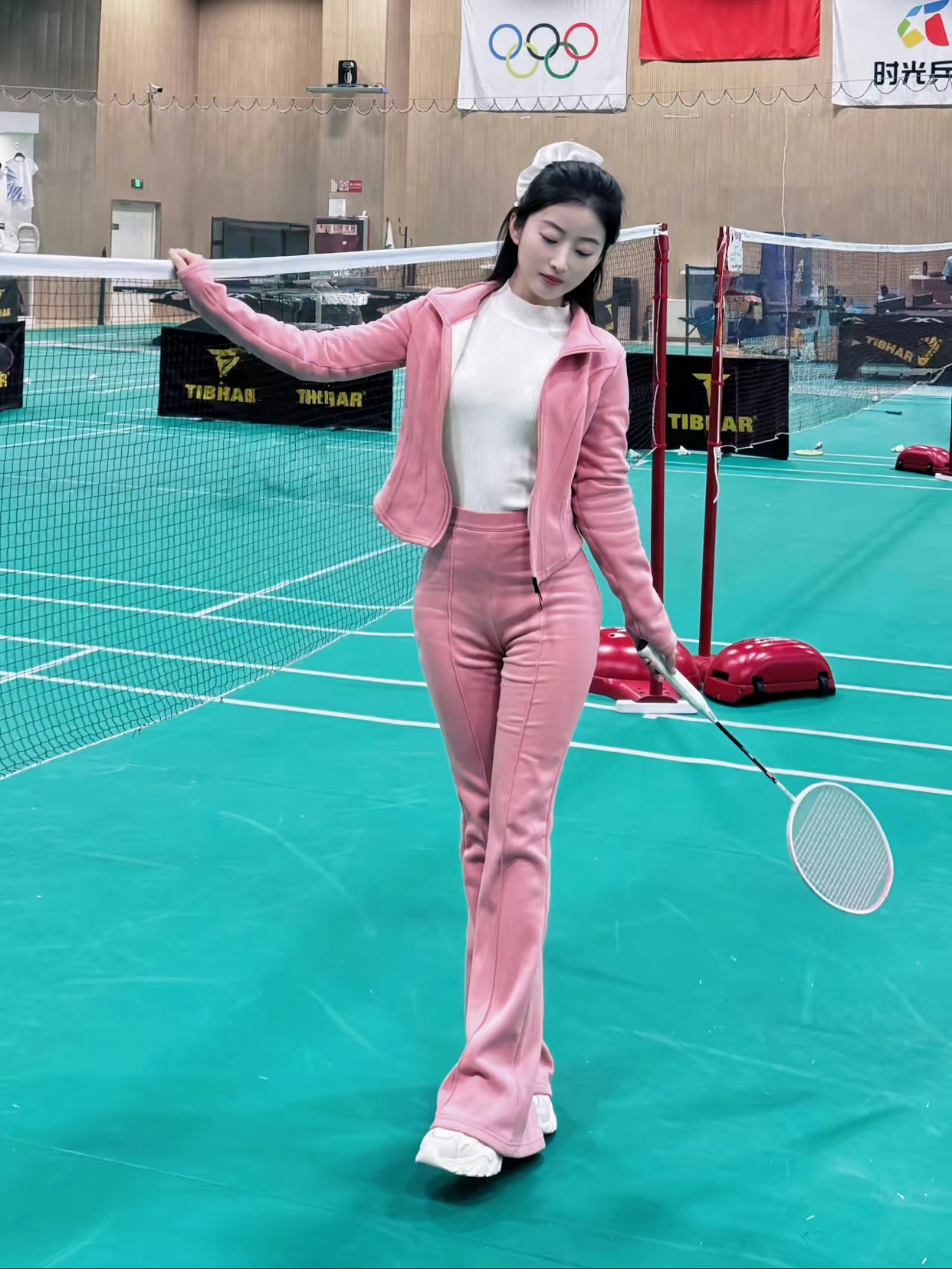 打羽毛球🏸
