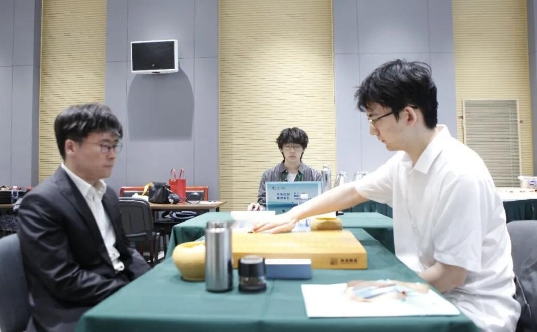 烂柯杯中国围棋冠军赛首轮精彩片段未来之星三剑客悉数出局十六位世界冠军九位晋级