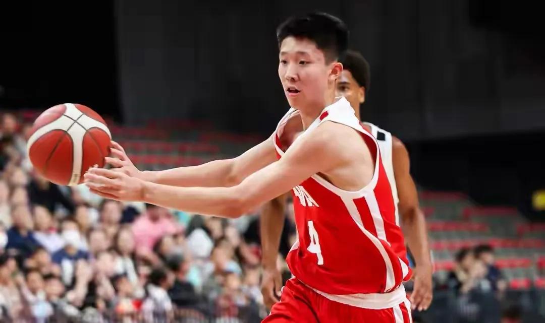 绝杀时刻爆发！国产小库里60秒狂砍8分，率队惊险取胜关键时刻大心脏！国青小