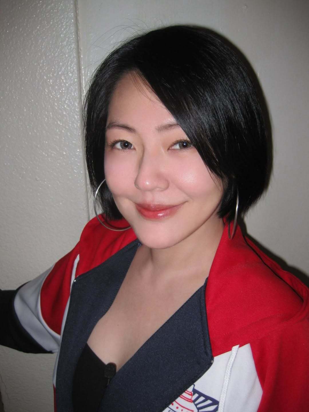 小姐不熙娣推出全新「重返母校」特辑！这回小S携手多年闺密阿雅重返华冈艺校，没想到
