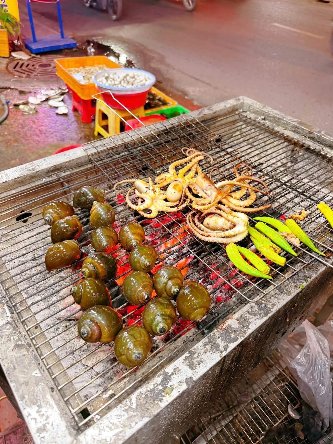 记录我的2026越南特色海鲜美食，今晚的宵夜