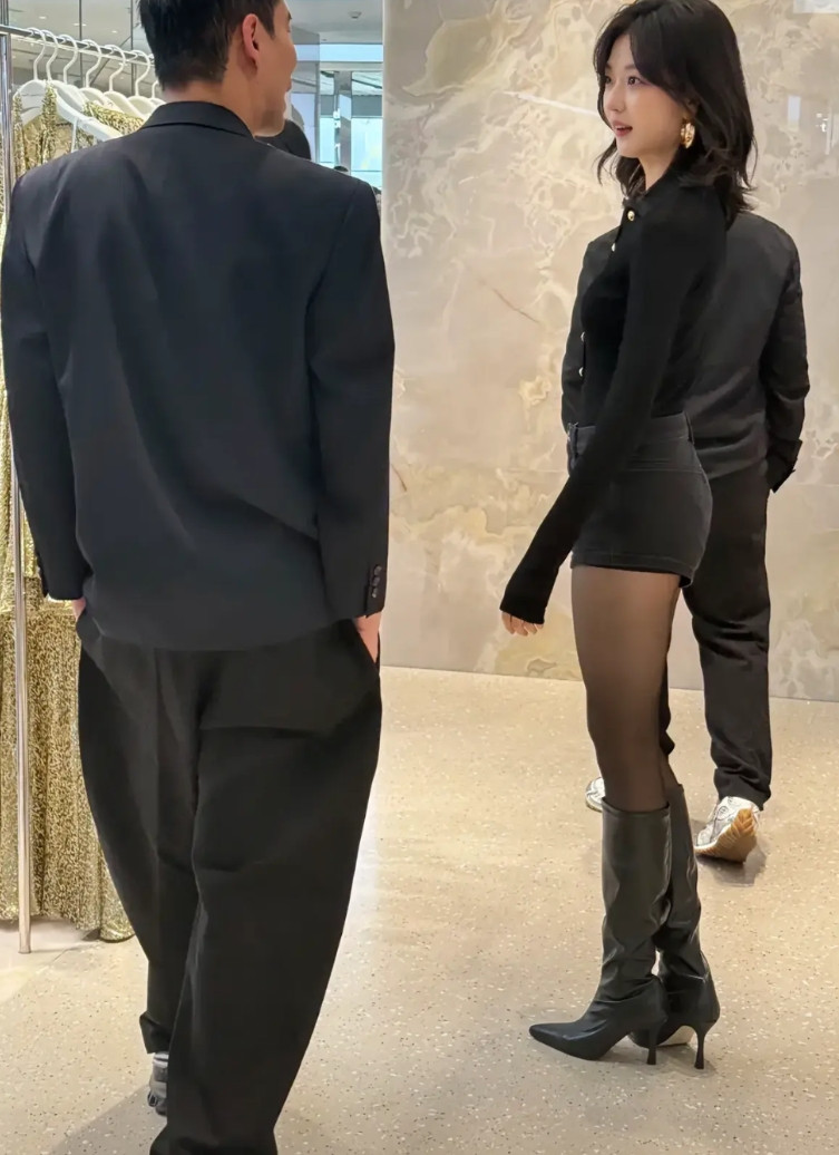 电视上看一般般，没想到本人这么耐看！