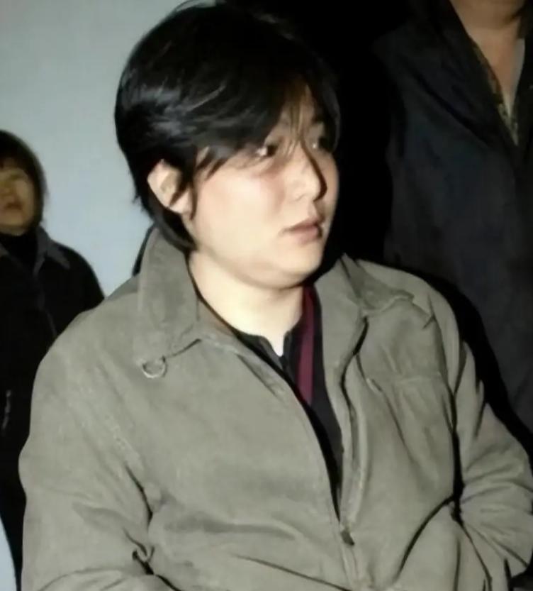 1988年，陕西一女子丢了儿子，为了找孩子，她跟丈夫离了婚。32年后,她终于在四