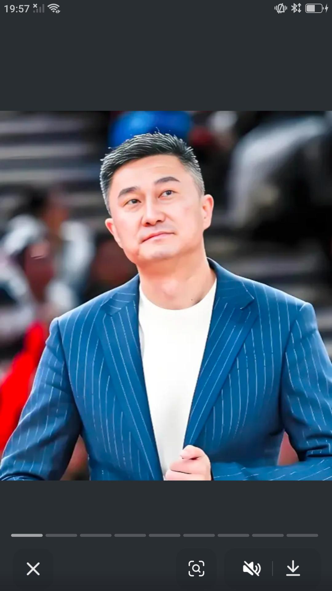 【据粤媒报道，昨天杜峰通过社媒回应卸任广东宏远队主教练一事。】杜峰表示:执教广东