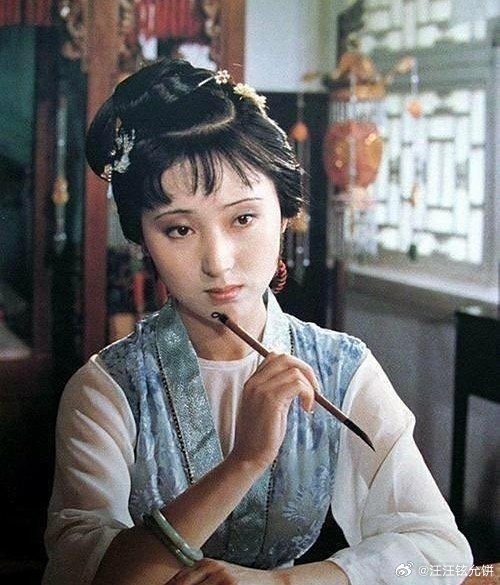 陈晓旭手稿，现在没几个女孩能写出这样的字了！